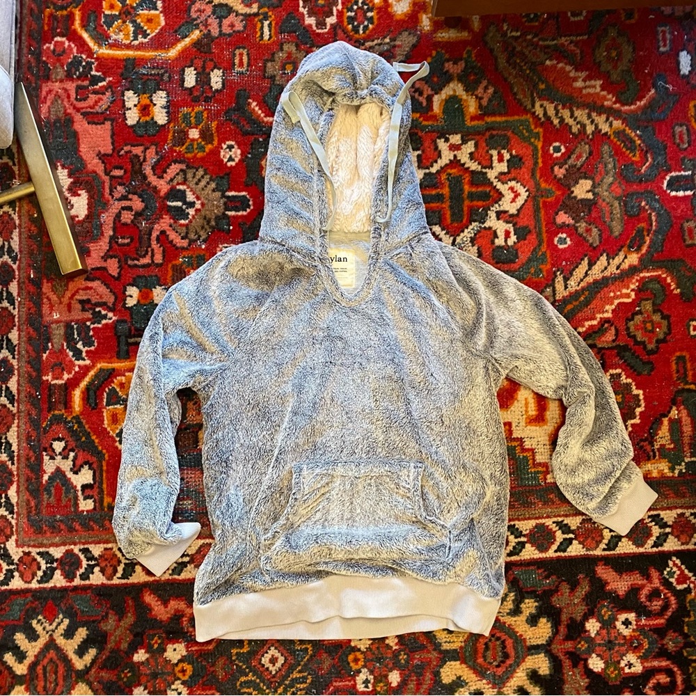 Dylan fuzzy sweatshirt